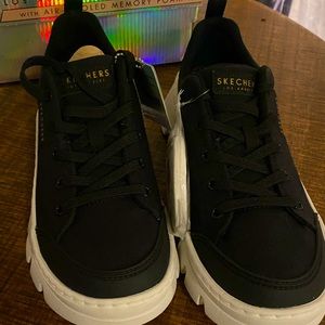 Women's Skechers Roadies The Rumble Road Sz. 7.5